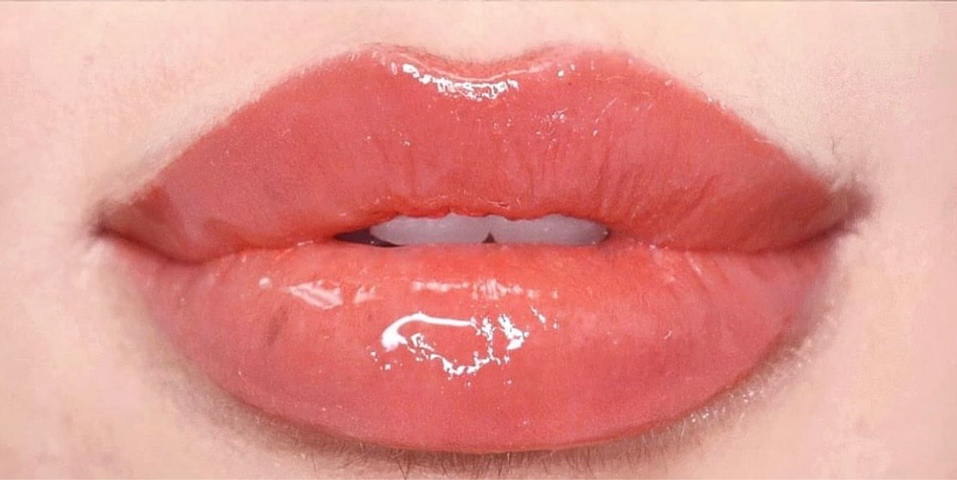 Makijaż permanentny ust wykonany technika Smooth Lips